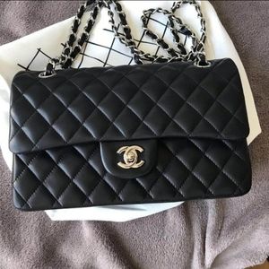 Chanel lambskin quilted bag